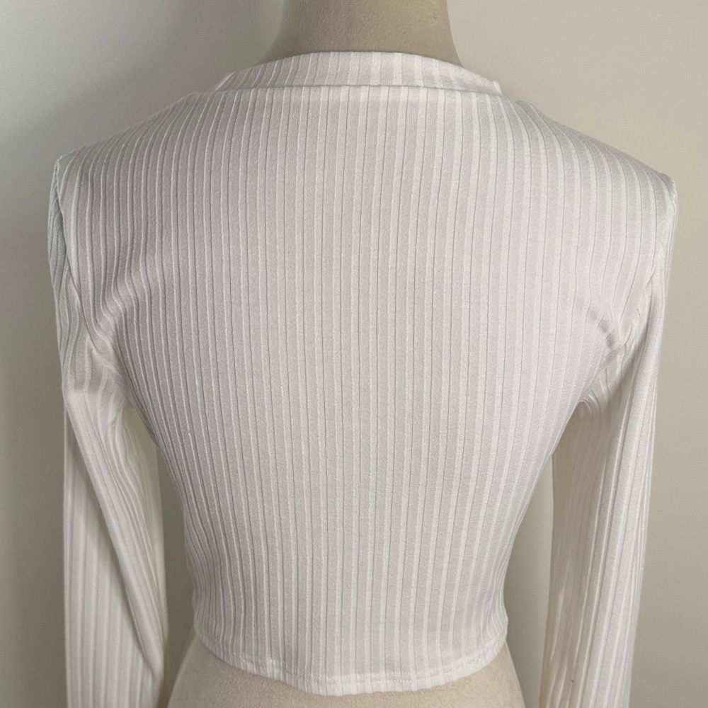 SHEIN White Ribbed Cutout Long Sleeve Crop Top - Picture 4 of 4